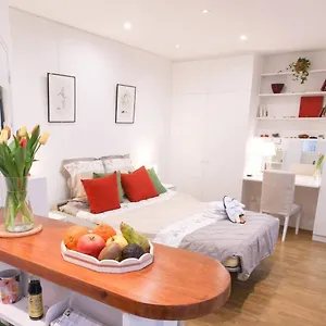 https://guestready-charming-studio-5-mins-to-pantheon-apartment.fr-paris.fr